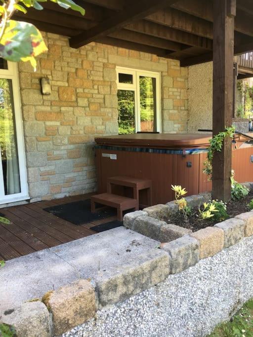 3 Bedroom Lodge With Hot Tub On Lovely Quiet Holiday Park In Cornwall Gunnislake Ngoại thất bức ảnh